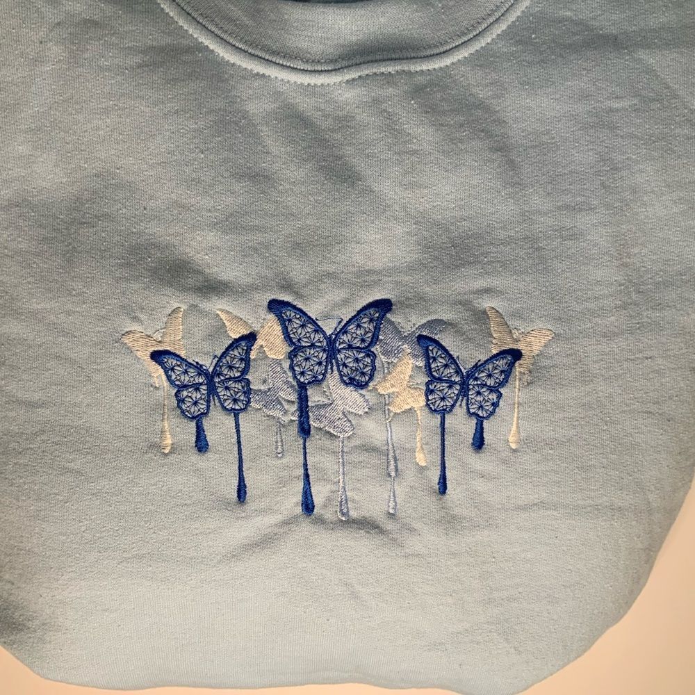 🦋🦋 Boutique Embroidered Butterfly Crewneck:) - Picture 4 of 5